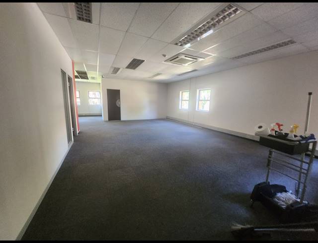 514M² OFFICE TO LET IN RANDJESPARK